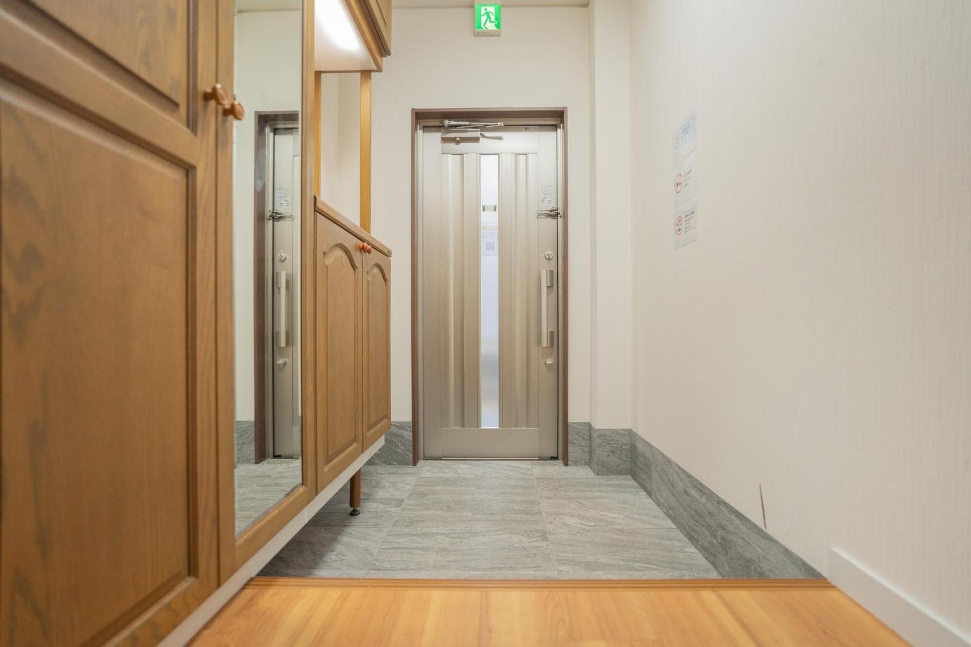 住吉メリー4階建戸建て 最大14人まで! 住吉大社徒歩圏内 梅田奈良関空まで直行 Vila Osaca Exterior foto